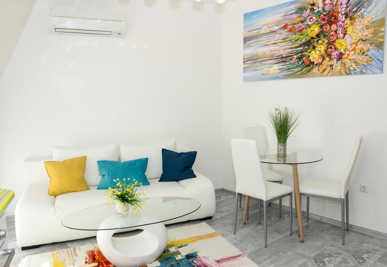Acrylic & Pastel Apartments Варна Экстерьер фото